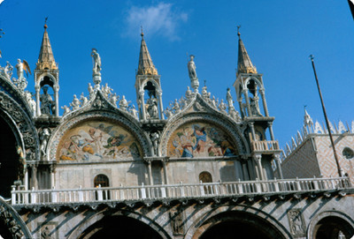 Remate de la fachada de la Basilica de San Marcos
