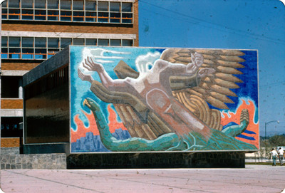 NH La superacion del hombre por medio de la culturaNH, mural de la Facultad de Odontologia, UNAM