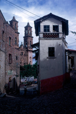 Callejon hacia la iglesia de Santa Prisca