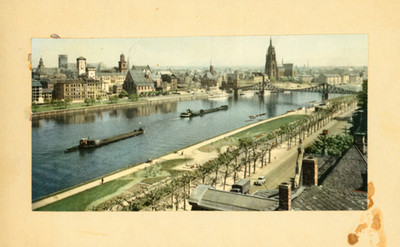 Ciudad en la ribera de un rio, paisaje, tarjeta postal