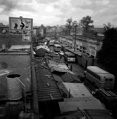 Vida cotidiana en el mercado de Tacuba