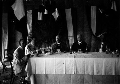 Porfirio Díaz en un banquete durante su gira por el estado de Guerrero