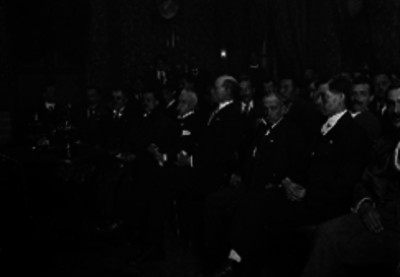 Ernesto Madero y otros funcionarios durante una reunión en un salón de Palacio Nacional