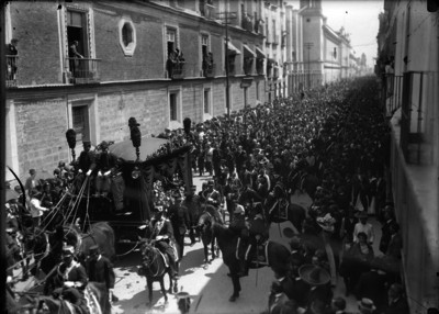 Carroza fúnebre trasladando los restos de Justo Sierra al Panteón Francés