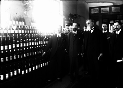 Venustiano Carranza visita una fábrica vinícola