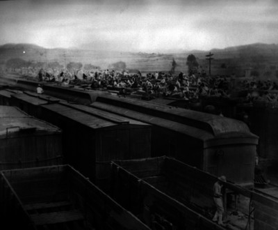 Ferrocarriles de la comitiva presidencial, detenidos en Apizaco