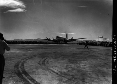 Avión El Méxicano, en un aeropuerto