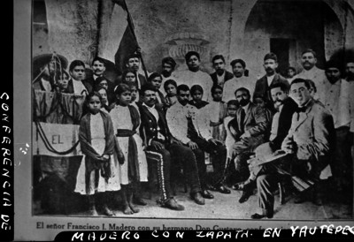 Emiliano Zapata y Francisco I. Madero acompañados de otras personas, retrato de grupo