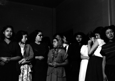 Prostitutas en un prostibulo, retrato de grupo