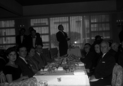 Personas durante un banquete en el Salón Piamonte