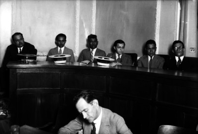 Magistrados durante la realización de un juicio