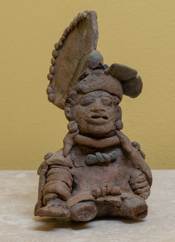 Antropomorfa masculina, sacedorte guerrero