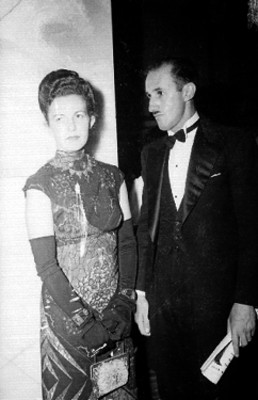 Adolfo Orive Alba y su esposa en un evento social, retrato