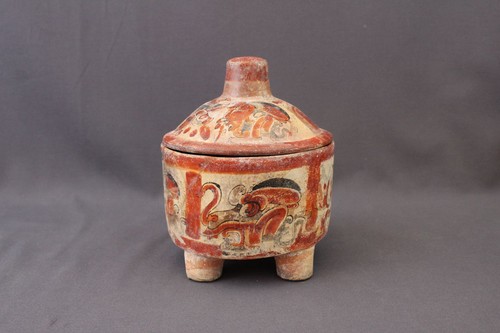 Vasija con diseño de peces fantásticos